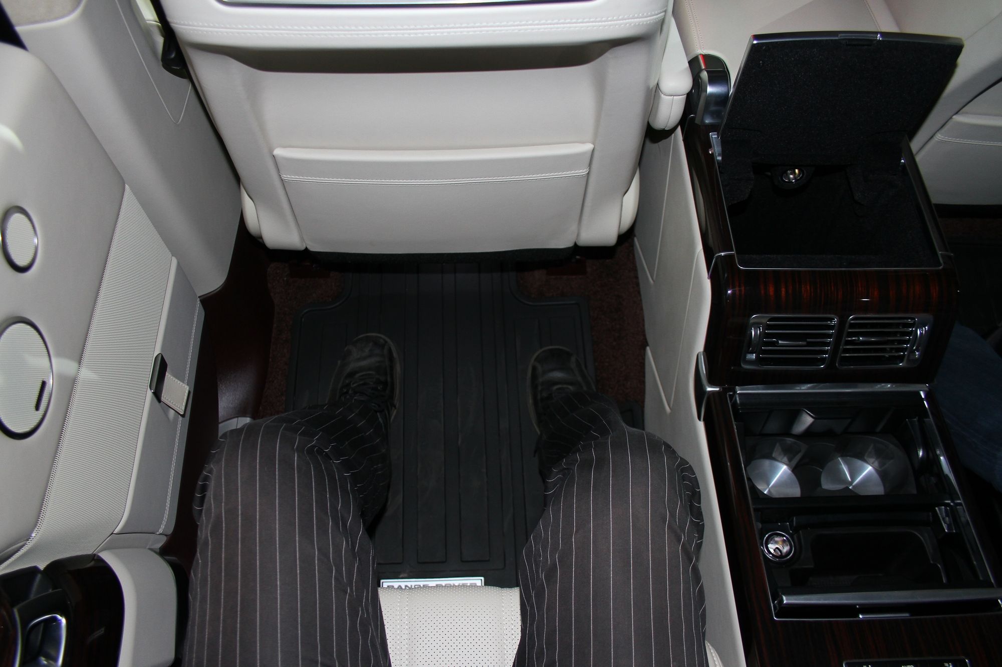 Длиннобазный Range Rover L 2014