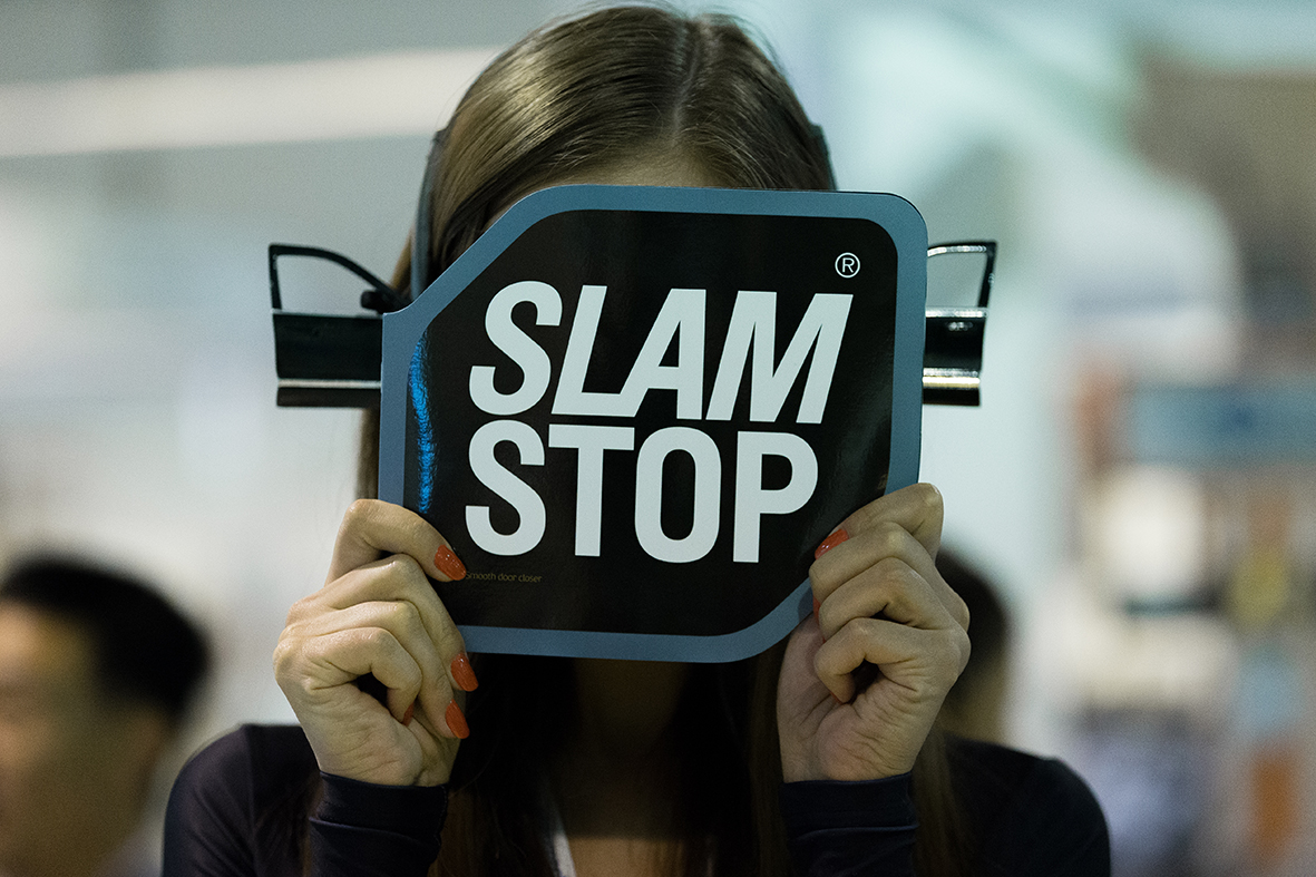 Универсальный доводчик дверей Slamstop