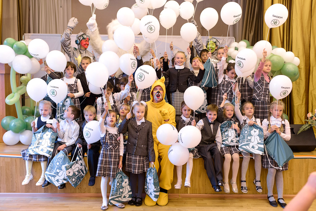 Автоцентр на Энгельса проводит занятия по ПДД в школе