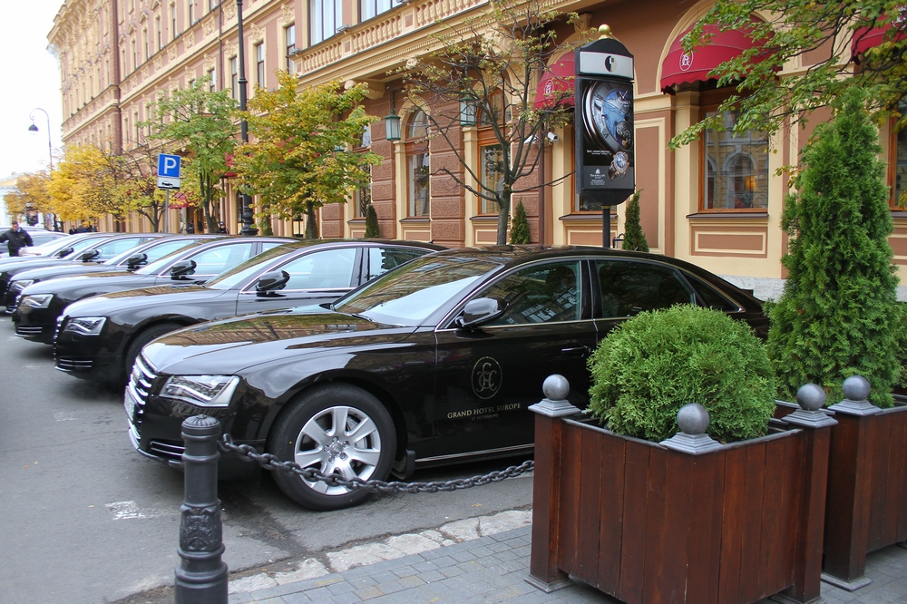 Audi A8 Long для Grand Hotel Europe