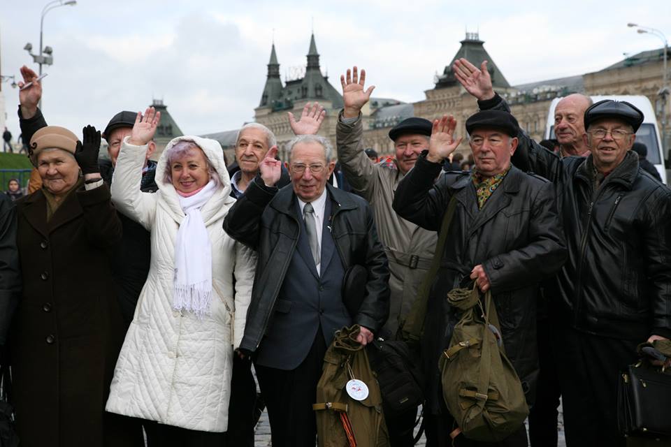 Автопробег по городам Золотого кольца в честь 72-й годовщины исторического парада 7 ноября 1941 года