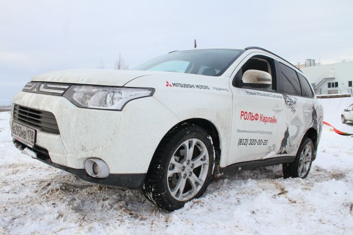 Митсубиси Аутлендер 2012 2013 Mitsubishi Outlander 2012 2013