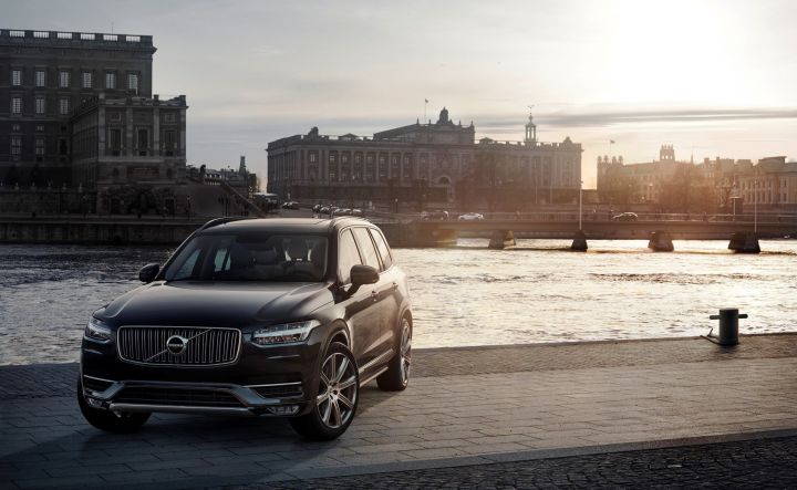 New Volvo XC90 вид спереди New Volvo XC90 вид спереди
