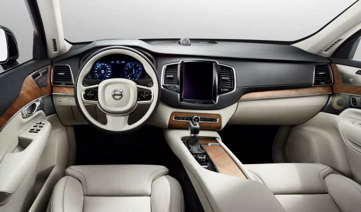 Новый Volvo XC90 салон класса люкс Новый Volvo XC90 салон класса люкс