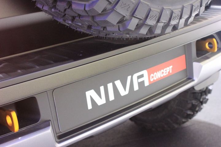 Chevrolet Niva вид сзади Chevrolet Niva вид сзади