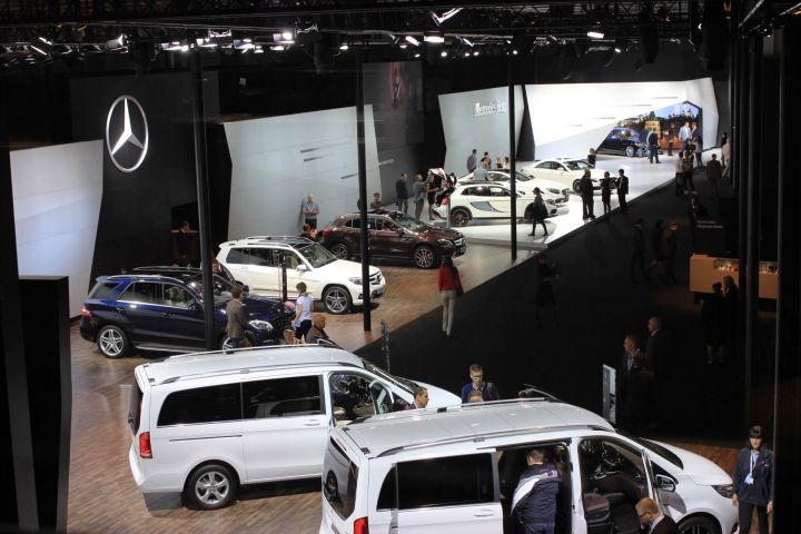 Стенд Mercedes-Benz Стенд Mercedes-Benz