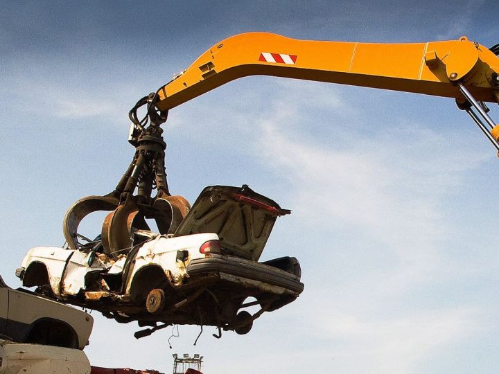 В России началась "новая волна" программы утилизации старых авто В России началась "новая волна" программы утилизации старых авто