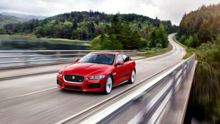 Новый Jaguar XE общий вид