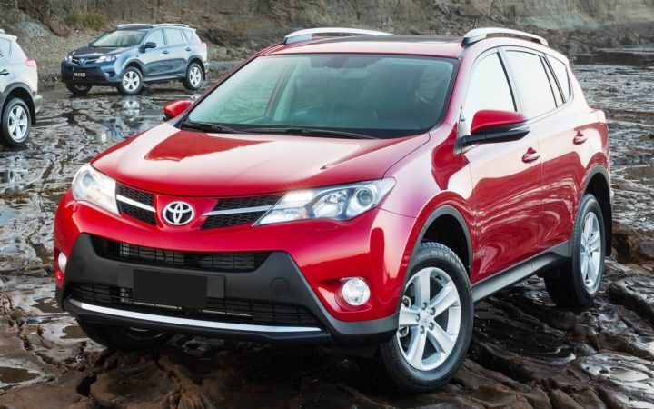 Toyota RAV4 подешевел Toyota RAV4 подешевел
