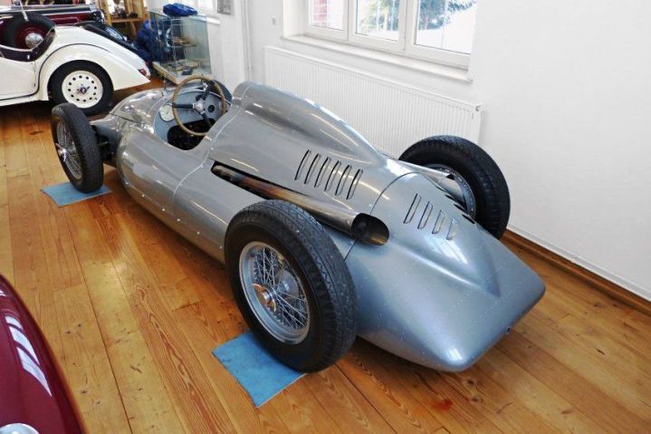 Карл-Хайнц Рекопф привез этот экземпляр в Германию из Великобритании Карл-Хайнц Рекопф привез этот экземпляр в Германию из Великобритании