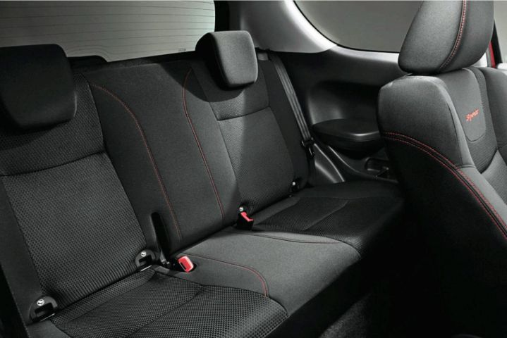 suzuki_swift_2014 interior