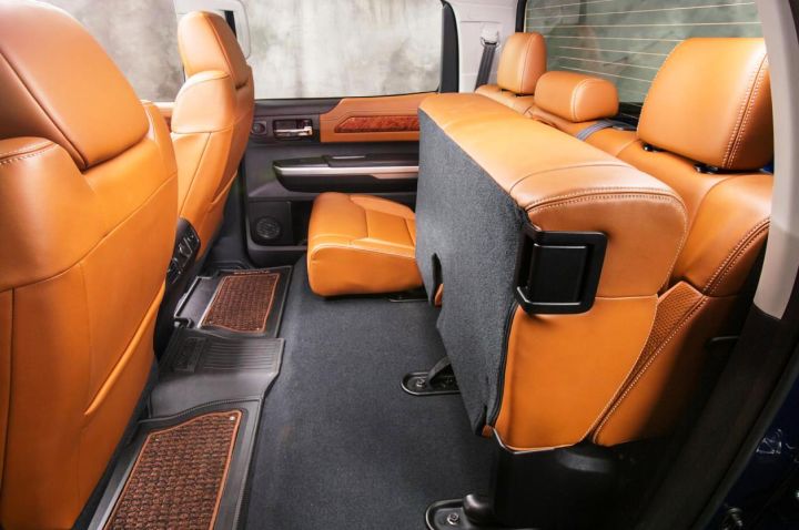 Toyota_Tundra салон