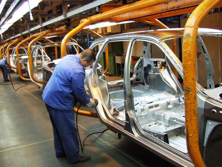 "АвтоВАЗ" возобновляет работу в полном объеме. "АвтоВАЗ" возобновляет работу в полном объеме.