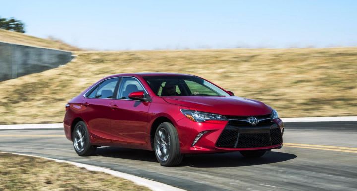 Новый Toyota Camry появится в ноябре.