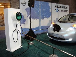 Nissan Leaf зарядная станция Nissan Leaf зарядная станция