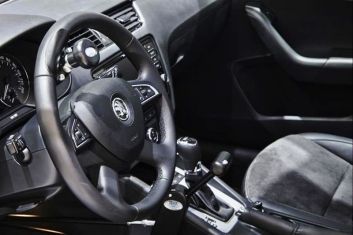 Skoda с ручным управлением