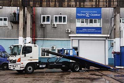 Эвакуатор со сдвижной платформой на базе японского грузовика HINO-500 Эвакуатор со сдвижной платформой на базе японского грузовика HINO-500
