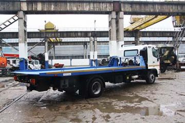 Эвакуатор со сдвижной платформой на базе японского грузовика HINO-500 Эвакуатор со сдвижной платформой на базе японского грузовика HINO-500