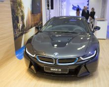В Петербурге представили гибридный спорткар BMW i8 В Петербурге представили гибридный спорткар BMW i8
