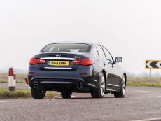 Infiniti Q70 нового поколения поступит в продажу в конце января