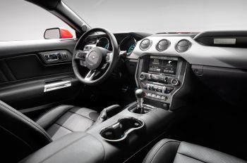 Ford Mustang нового поколения летом появится в России Ford Mustang нового поколения летом появится в России