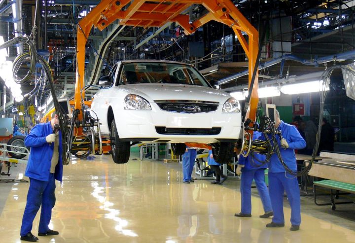 Уровень продаж «АвтоВАЗа» упал на 23,5%