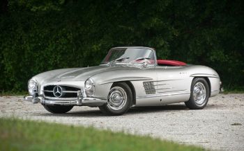 Mercedes 300 SL Roadster, выпущенный в 1957 году Mercedes 300 SL Roadster, выпущенный в 1957 году