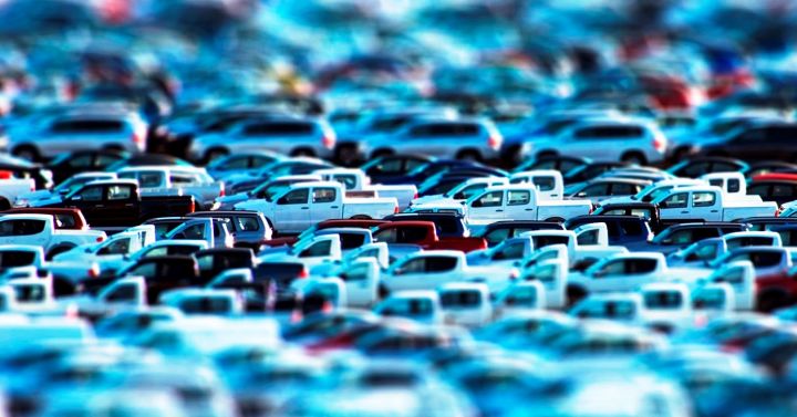 В марте российский авторынок упал до 42,5% В марте российский авторынок упал до 42,5%