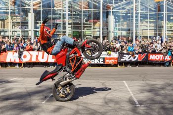 Международный Мотосалон IMIS 2015 открывается 17 апреля