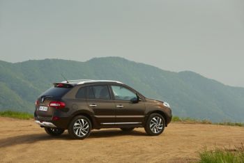 В России начались продажи рестайлингового Renault Koleos В России начались продажи рестайлингового Renault Koleos