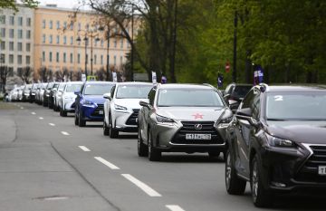 Автопробег Lexus 'Грани Победы' Автопробег Lexus 'Грани Победы'