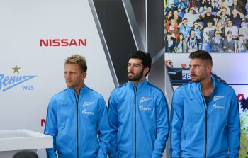 Компания Nissan вручила ключи от автомобилей игрокам ФК «Зенит» Компания Nissan вручила ключи от автомобилей игрокам ФК «Зенит»