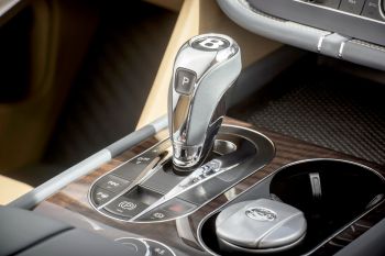 Bentley Bentayga оценили почти в четверть миллиона долларов