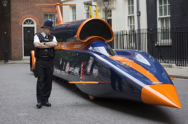 В Лондоне показали сверхзвуковой автомобиль