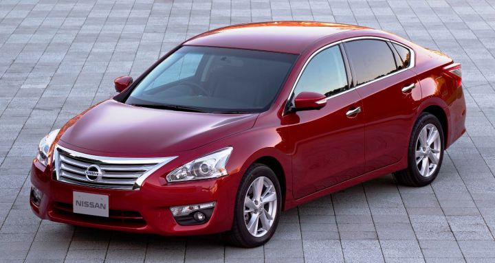 Nissan прекращает сборку седана Teana в Санкт-Петербурге Nissan прекращает сборку седана Teana в Санкт-Петербурге