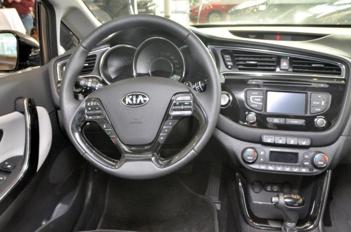 Новый KIA Cee'd в Шувалово-Моторс