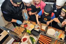 На АЗС Statoil проходят бесплатные кулинарные мастер-классы для детей На АЗС Statoil проходят бесплатные кулинарные мастер-классы для детей