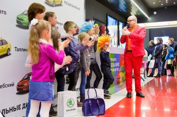 В Санкт-Петербурге появились «Тролли» и дерзкий SKODA Rapid