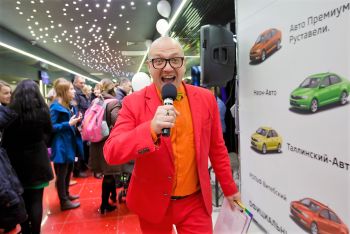 В Санкт-Петербурге появились «Тролли» и дерзкий SKODA Rapid