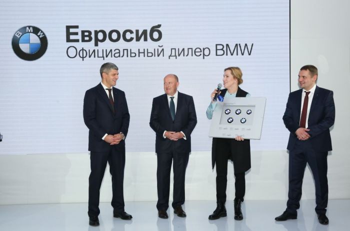 BMW Евросиб на Обводном, 74 Открытие: Дмитрий Никитин, Хендрик фон Кюнхайм, Елена Смирнова, Алексей Иванов BMW Евросиб на Обводном, 74 Открытие: Дмитрий Никитин, Хендрик фон Кюнхайм, Елена Смирнова, Алексей Иванов