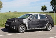 Kia вывела на тесты новый компактвэн