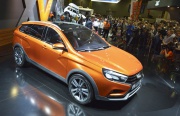 «АвтоВАЗ» показал в Москве внедорожный универсал Lada Vesta
