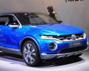 Volkswagen презентовал в Москве концептуальный кроссовер T-ROC