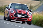 Британский бренд Mini представил новую пятидверную модель Mini Cooper